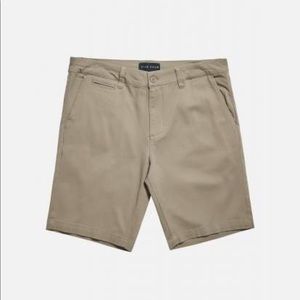 khaki shorts nice details